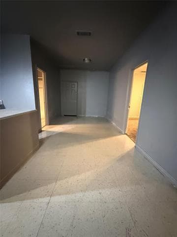 Building Photo - 609 Elwayne Ave