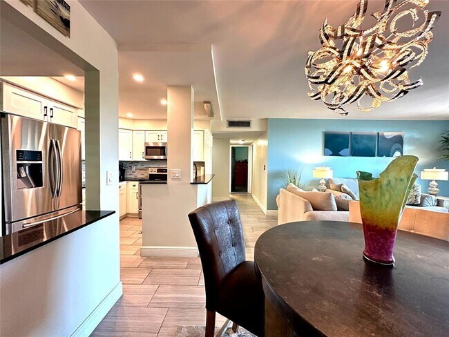 Building Photo - 1350 River Reach Dr