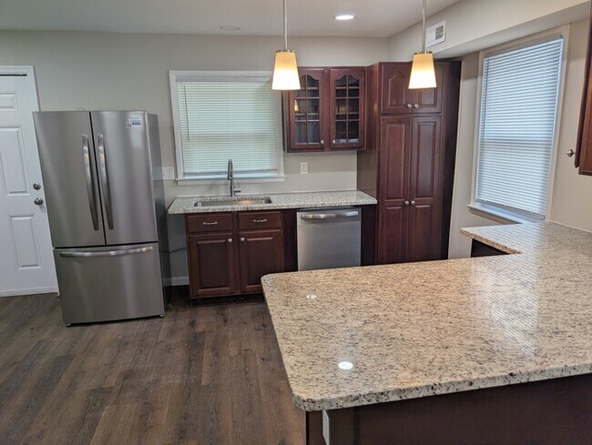 Building Photo - 3 Bedrooms 2 Bathrooms 21206