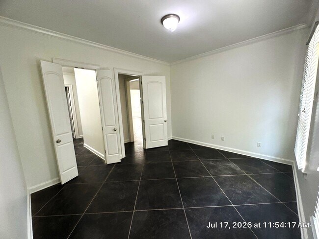 Building Photo - Gorgeous 4 Bedroom Home A Must See
