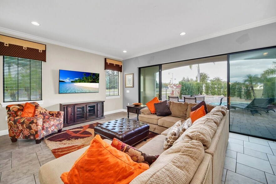 Building Photo - 970 Golden Bear Dr