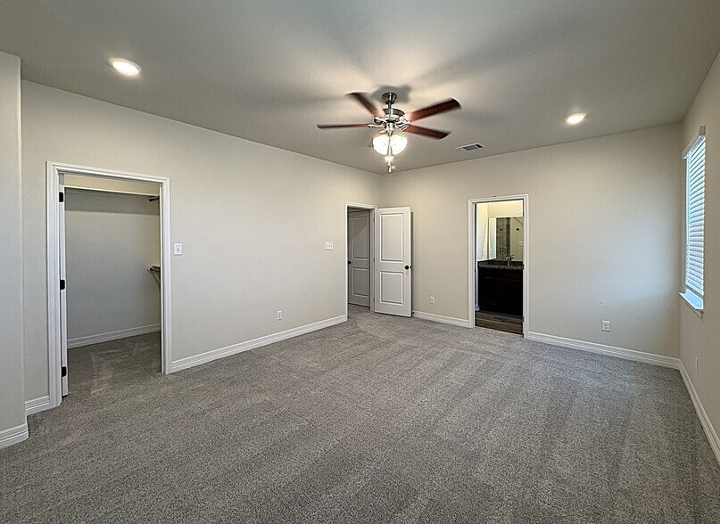 Building Photo - 1166 Lindsey Dr