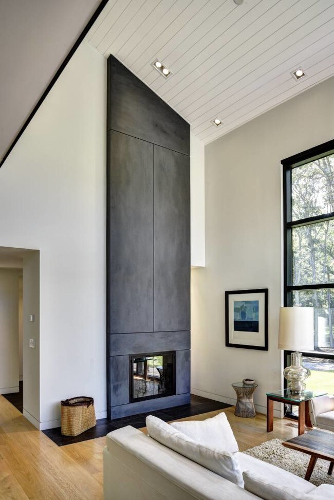 Building Photo - 507 Edge of Woods Rd