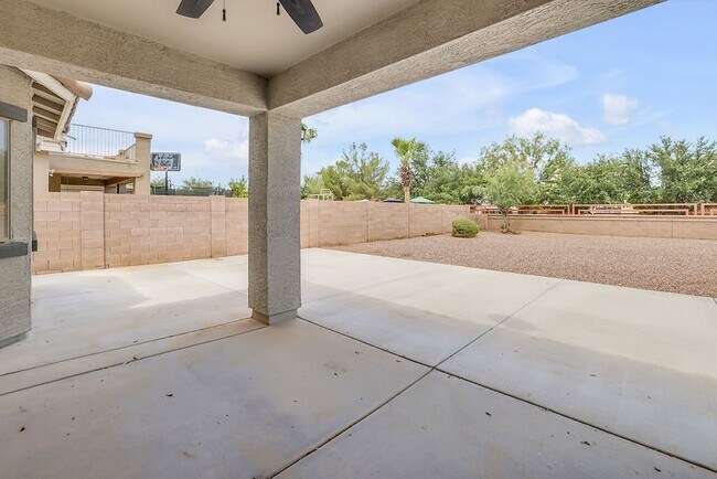 Building Photo - Queen Creek beauty!