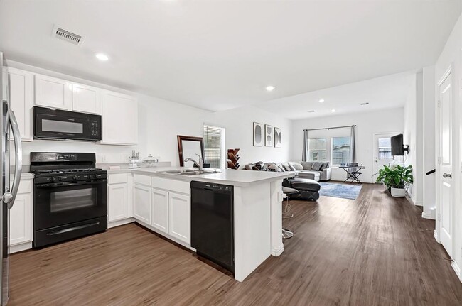Building Photo - 18122 Rockvine Dr