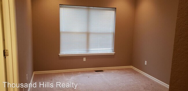 Building Photo - 4 br, 3 bath House - 135 Cavanaugh Place