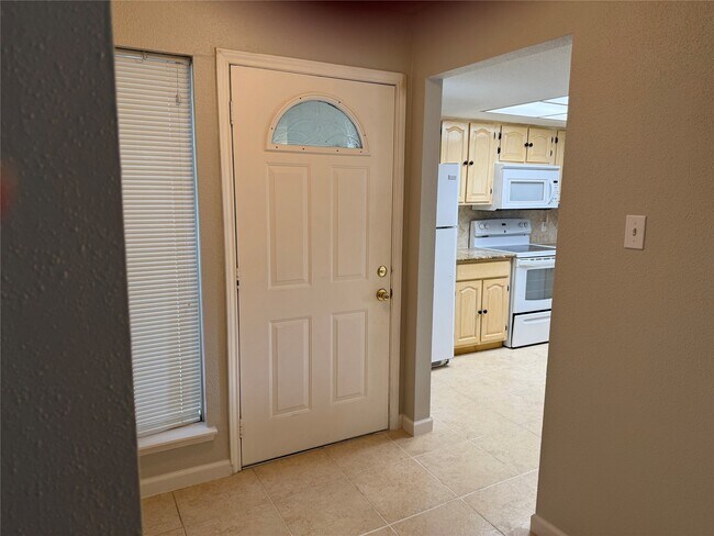 Building Photo - 5005 Georgi Ln