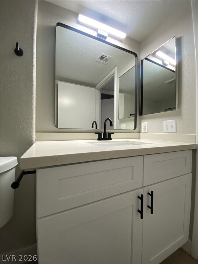 Building Photo - 8410 Eldora Ave