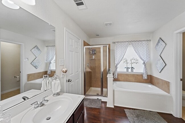 Building Photo - 18523 Windy Stone Dr