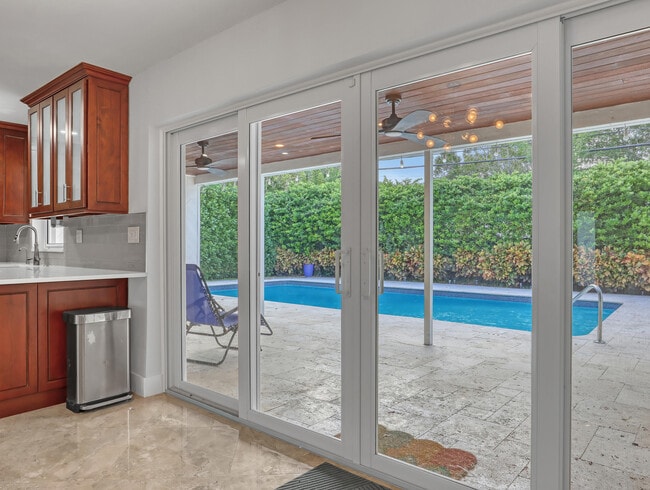 Building Photo - 1298 NW 4th St