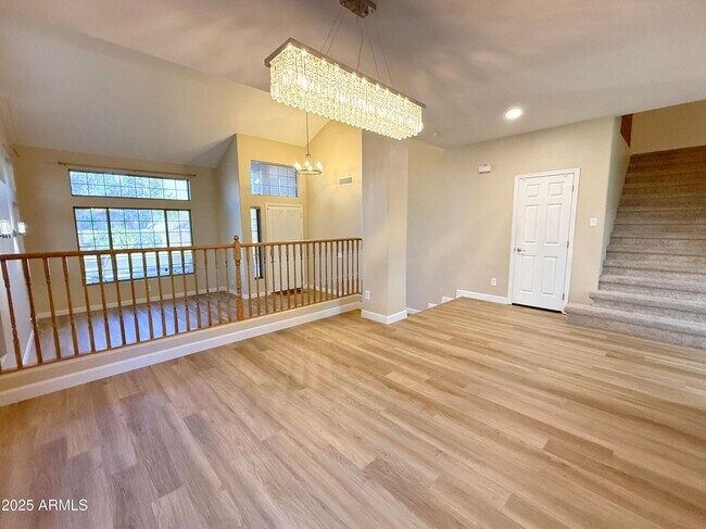 Building Photo - 1432 S Apache Dr