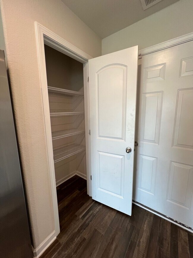 Building Photo - Charming 3 Bedroom Home Located In Zebulon NC!!!