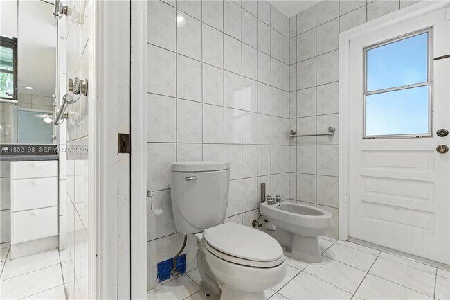 Building Photo - 17900 SW 77th Ave