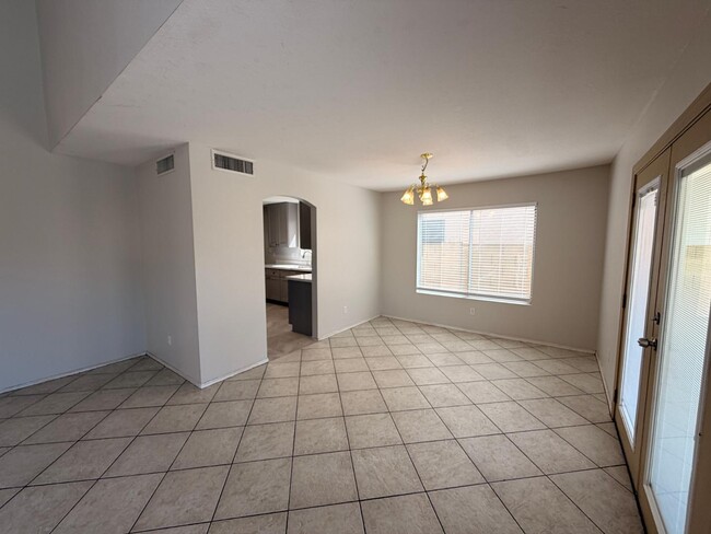 Building Photo - 7611 W Cinnabar Ave