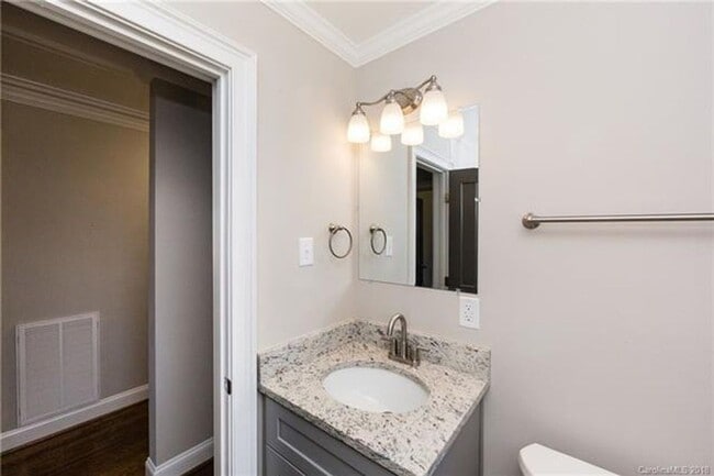 Building Photo - Must view this exquisite 3 bedroom 1 bath brick home. Within 2 miles from Uptown.