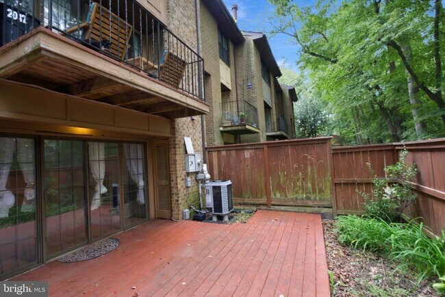 Building Photo - 2042 Headlands Cir