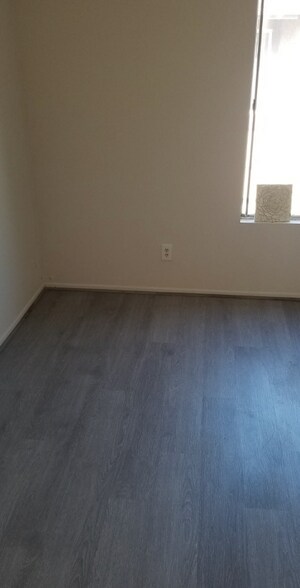 Building Photo - 5484 Dobbs St