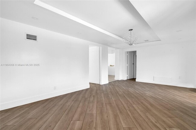 Building Photo - 14970 Leisure Dr