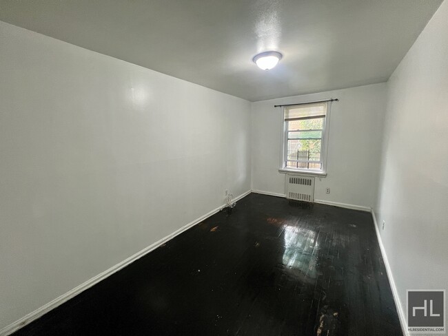 Building Photo - 2BR 1BA On Ground Level Of Canarsie Brickh...