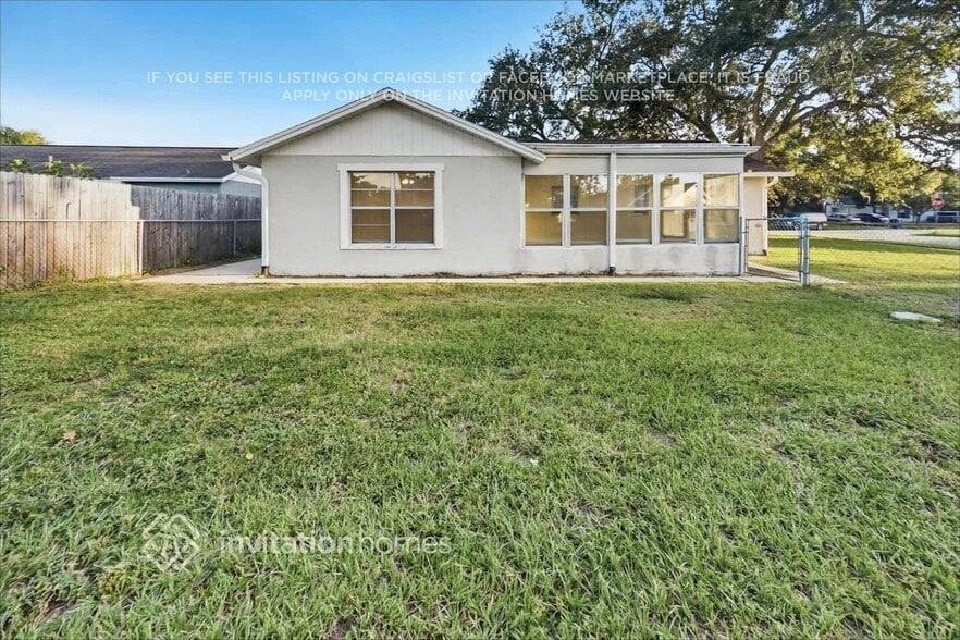 Building Photo - 7839 Putnam Cir