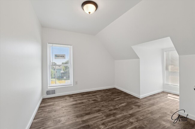 Building Photo - $1,995 - North End 4 Bedroom/ 1.5 bathroom...