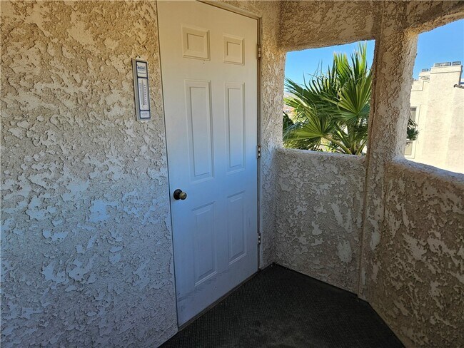 Building Photo - 2022 Merrill Ln