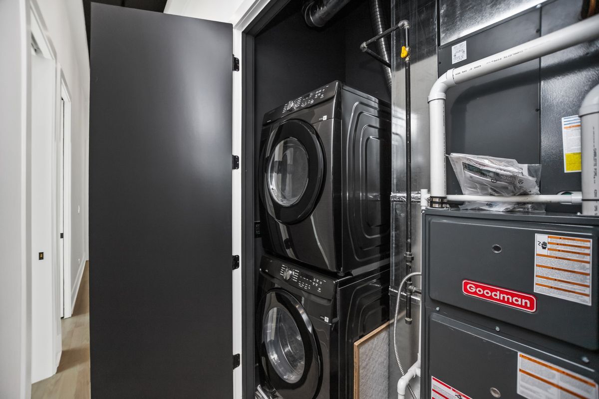 Building Photo - 6556 S Minerva Ave