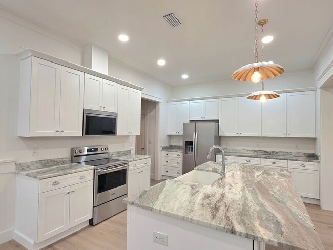 Building Photo - 3299 Bernath Dr