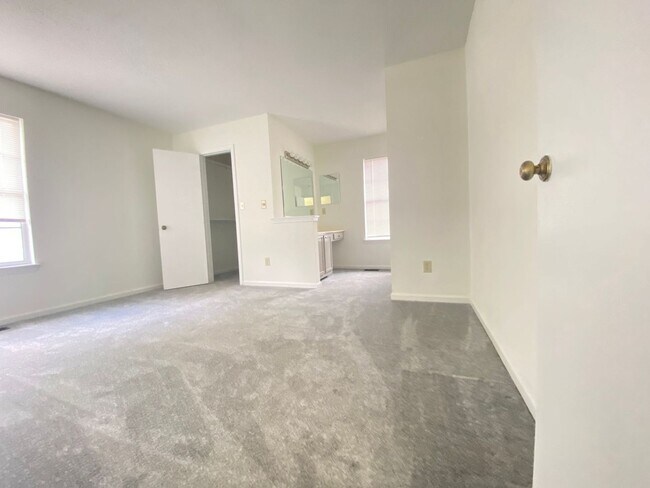 Building Photo - Columbus Station Condo