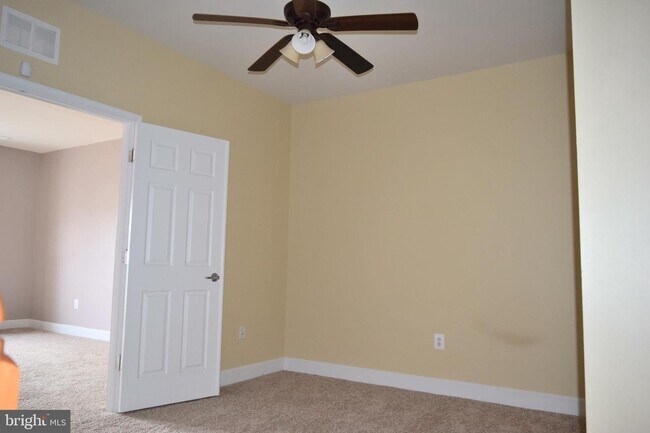 Building Photo - 2251 Oberlin Dr