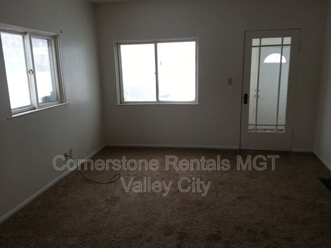 Building Photo - 309 College St SE