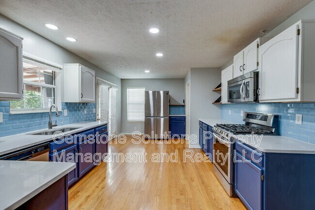 Building Photo - 2214 Falcon Creek Dr