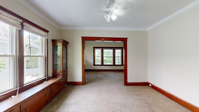 Building Photo - 1285 Cranford Ave