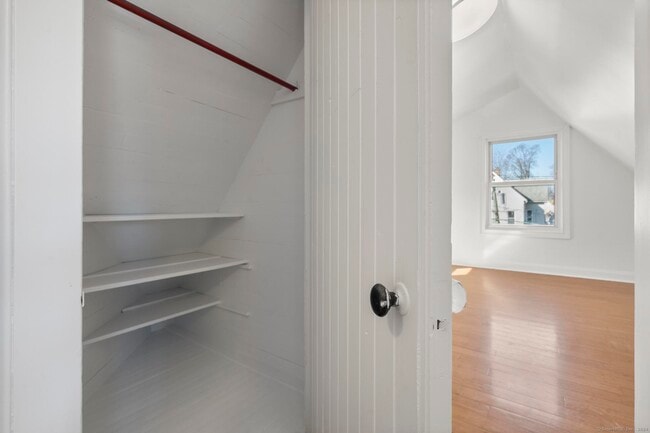 Building Photo - 48 Lockwood Ave