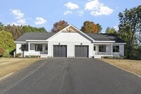 Building Photo - 18 Buttonwood Pl