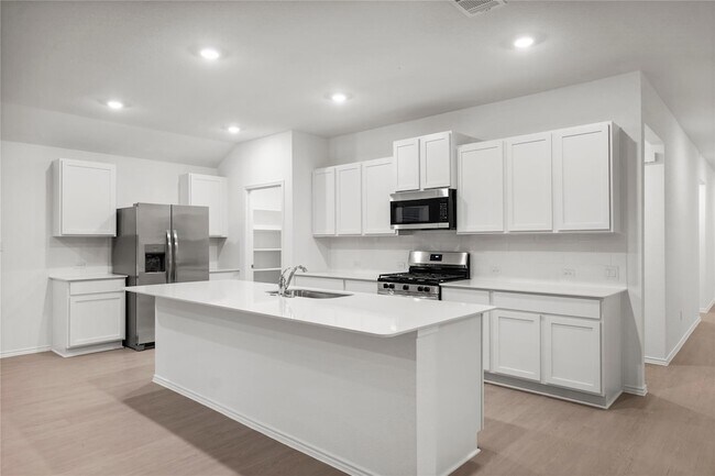 Building Photo - 161 Keefer