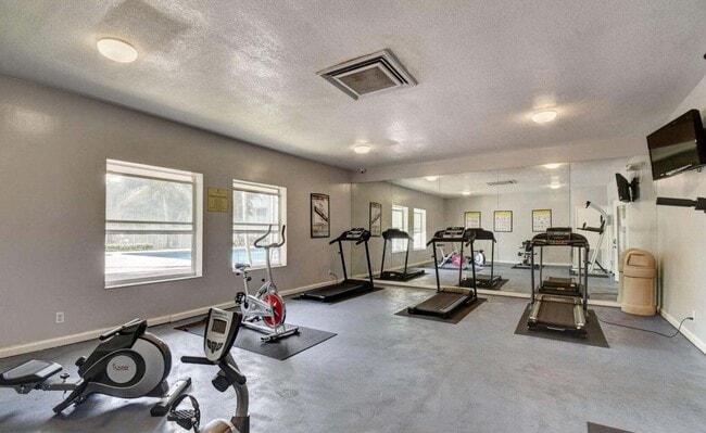 Building Photo - 409 Executive Center Dr