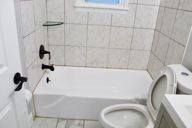 Building Photo - 5707 Alan Dr