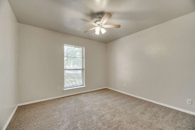 Building Photo - Great 3-2-2 in North Richland Hills surrounded by mature trees