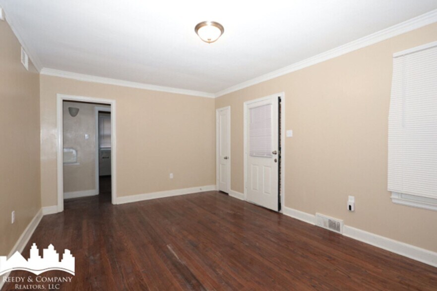 Building Photo - 905 Parkhaven Ln