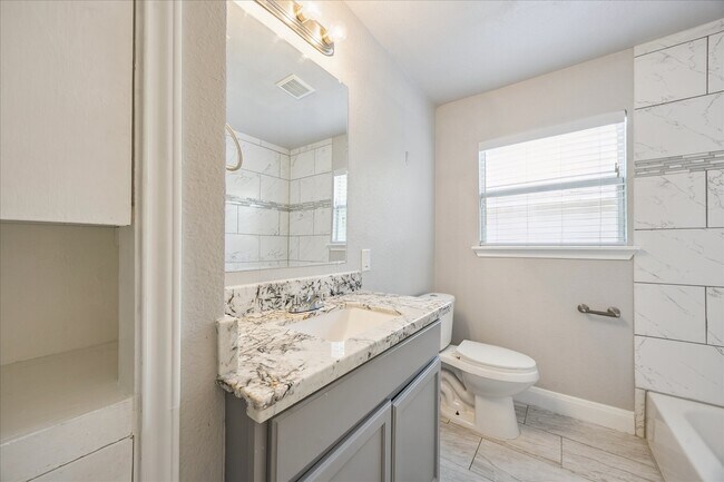 Building Photo - 5014 Yellowstone Blvd