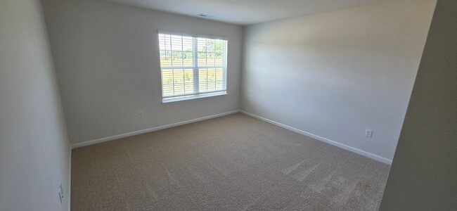 Building Photo - 39 Virgo Dr