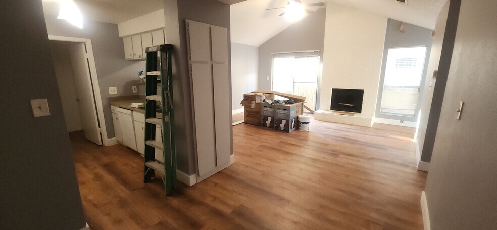 L:iving - 10434 Doc Holliday Trl