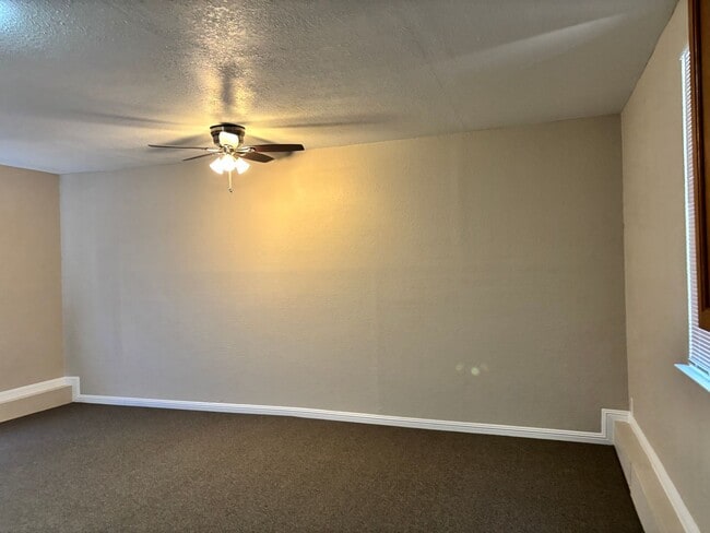 Building Photo - COMPLETELY REMODELED - THIS ONE WON'T LAST...