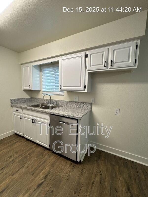 Building Photo - 809 Monarch Cir