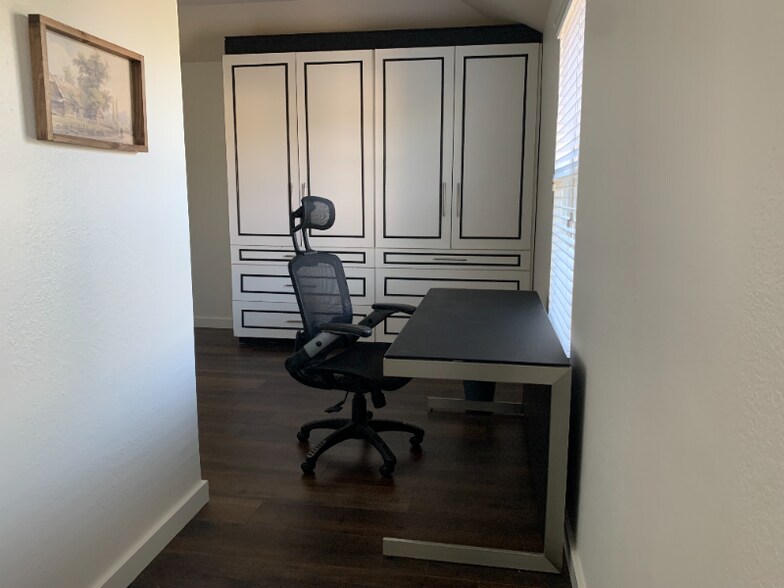 Building Photo - 5900 Zachary Scott St