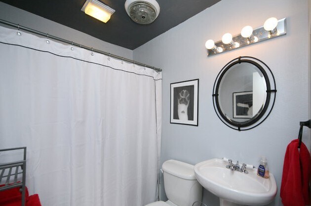 2nd bathroom - 2818 Adobe drive