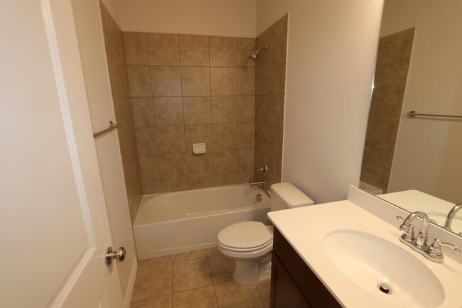 Building Photo - 5491 Mourning Dove Dr