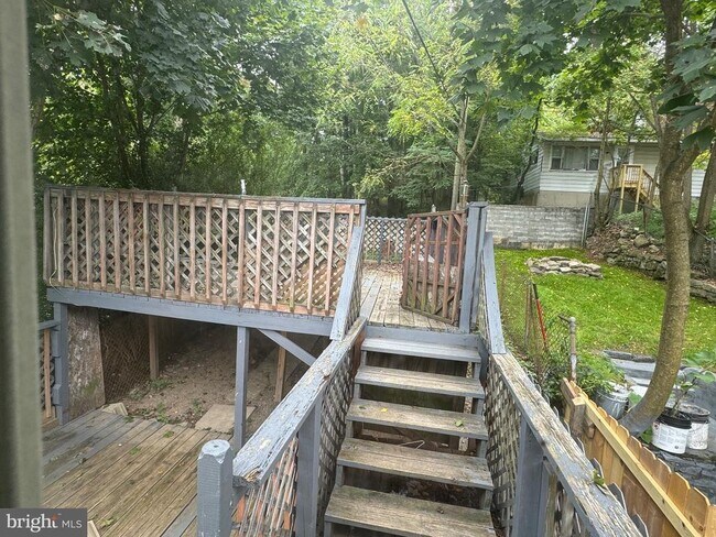 Building Photo - 237 Pierce St