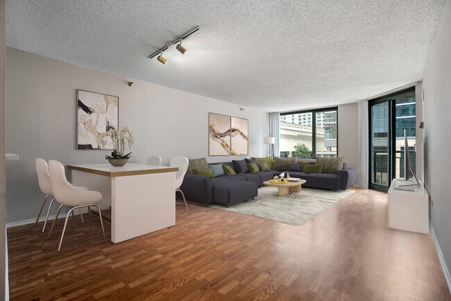 Building Photo - 440 N McClurg Ct